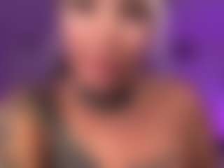Live cam show with HornyLindzay - Sex on fuck-show.com