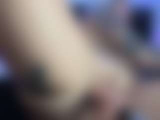 HornyLindzay's Live Sex Cam Show