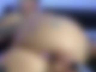 Live cam show with HornyLindzay - Sex on friskycurves.com