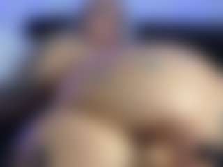 HornyLindzay's Live Sex Cam Show