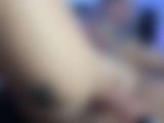 HornyLindzay's Live Sex Cam Show