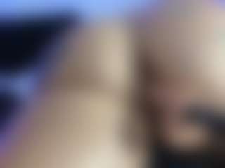HornyLindzay's Live Sex Cam Show