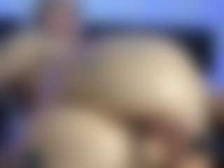 HornyLindzay's Live Sex Cam Show