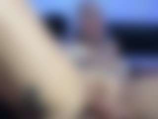 HornyLindzay's Live Sex Cam Show