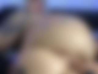 HornyLindzay's Live Sex Cam Show