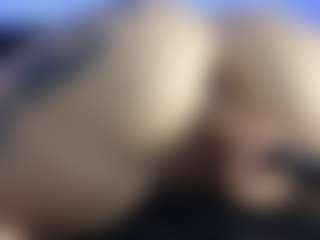 HornyLindzay's Live Sex Cam Show