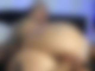 HornyLindzay's Live Sex Cam Show