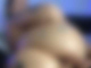 HornyLindzay's Live Sex Cam Show