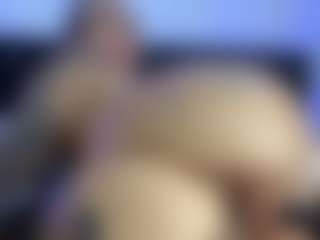 HornyLindzay's Live Sex Cam Show