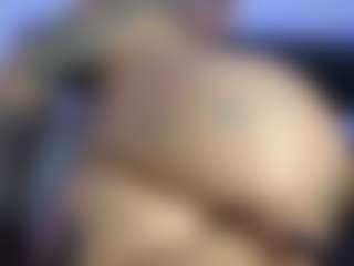 HornyLindzay's Live Sex Cam Show