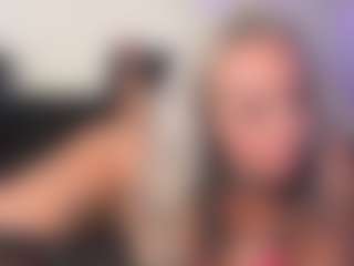 HornyLindzay's Live Sex Cam Show