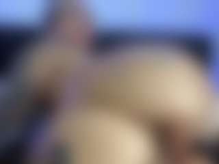 HornyLindzay's Live Sex Cam Show