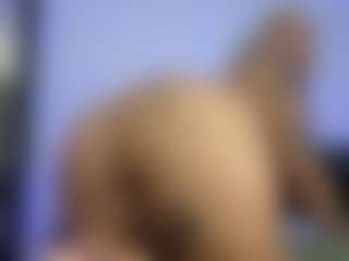 HornyLindzay's Live Sex Cam Show