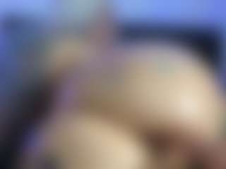 HornyLindzay's Live Sex Cam Show