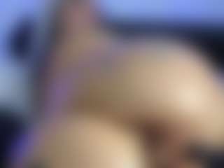 HornyLindzay's Live Sex Cam Show