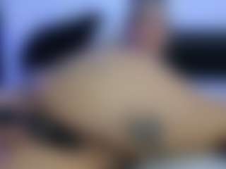 HornyLindzay's Live Sex Cam Show