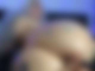 HornyLindzay's Live Sex Cam Show