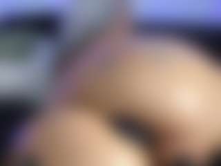 HornyLindzay's Live Sex Cam Show