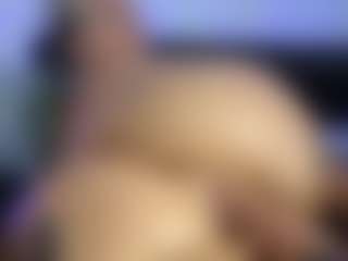HornyLindzay's Live Sex Cam Show