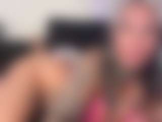 HornyLindzay's Live Sex Cam Show