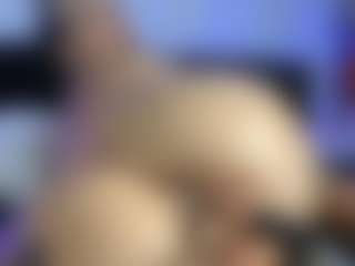 HornyLindzay's Live Sex Cam Show