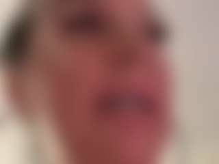 HornyLindzay's Live Sex Cam Show