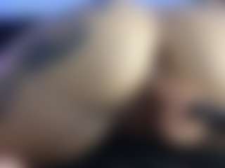 HornyLindzay's Live Sex Cam Show