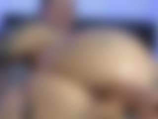 HornyLindzay's Live Sex Cam Show