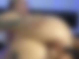 HornyLindzay's Live Sex Cam Show