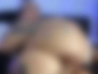 HornyLindzay's Live Sex Cam Show
