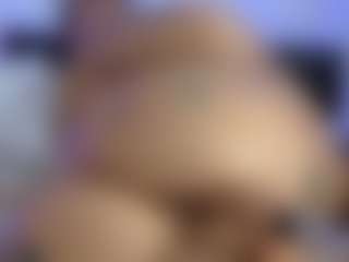 HornyLindzay's Live Sex Cam Show