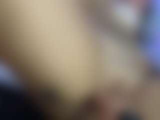 HornyLindzay's Live Sex Cam Show