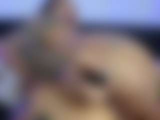 HornyLindzay's Live Sex Cam Show
