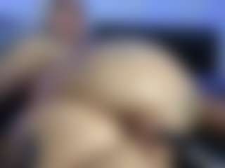 HornyLindzay's Live Sex Cam Show