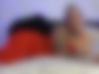 HornyLindzay's Live Sex Cam Show