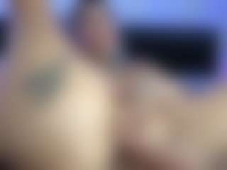 HornyLindzay's Live Sex Cam Show