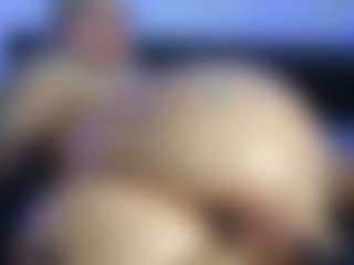HornyLindzay's Live Sex Cam Show