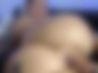HornyLindzay's Live Sex Cam Show