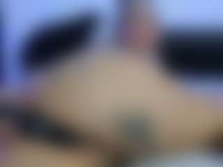 HornyLindzay's Live Sex Cam Show