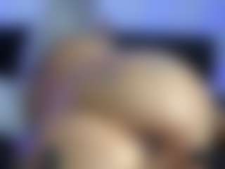 HornyLindzay's Live Sex Cam Show