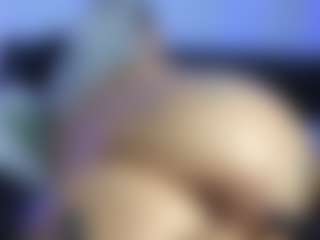 HornyLindzay's Live Sex Cam Show
