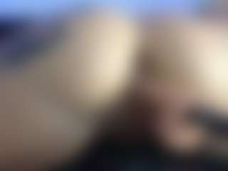 HornyLindzay's Live Sex Cam Show