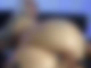 HornyLindzay's Live Sex Cam Show