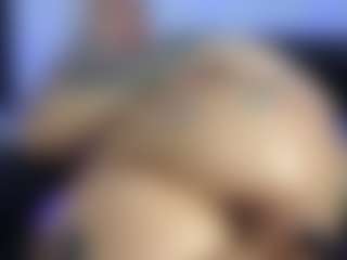 HornyLindzay's Live Sex Cam Show