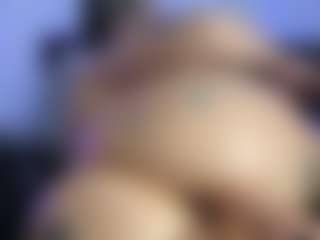 HornyLindzay's Live Sex Cam Show