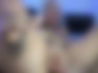HornyLindzay's Live Sex Cam Show