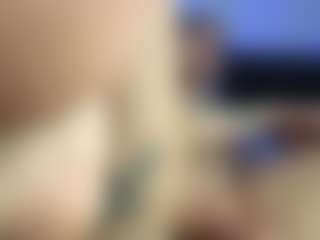 HornyLindzay's Live Sex Cam Show