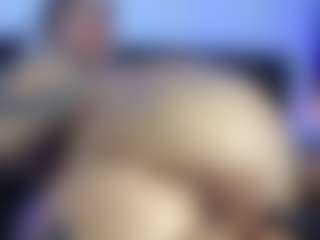 HornyLindzay's Live Sex Cam Show