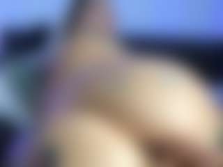 HornyLindzay's Live Sex Cam Show