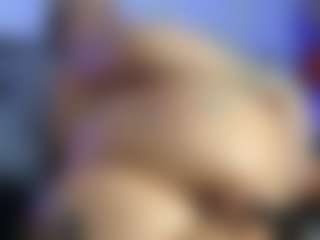HornyLindzay's Live Sex Cam Show